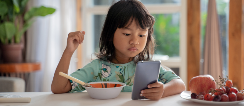 The solution for rules on advertising food to kids already exists: and it's working!