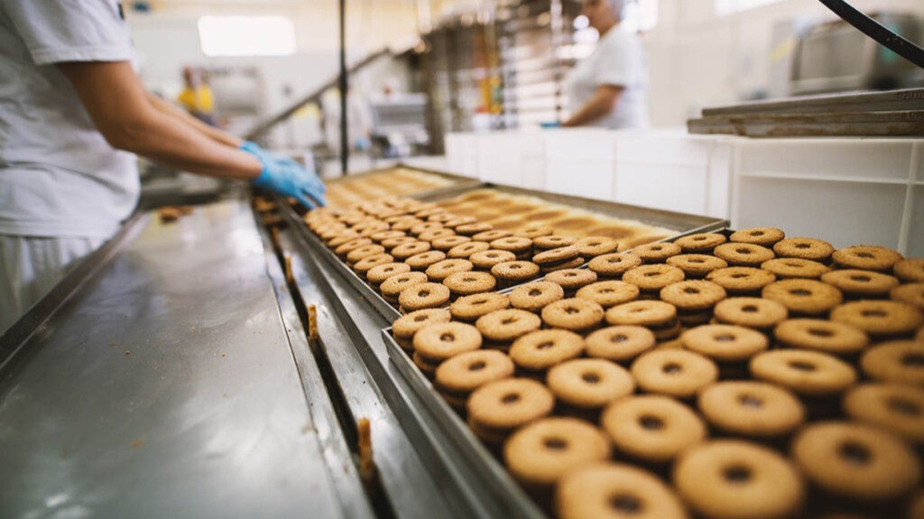 Laissons les manufacturiers canadiens produire: Notre plan pratique pour réduire les coûts, créer de l’emploi et stimuler la croissance économique